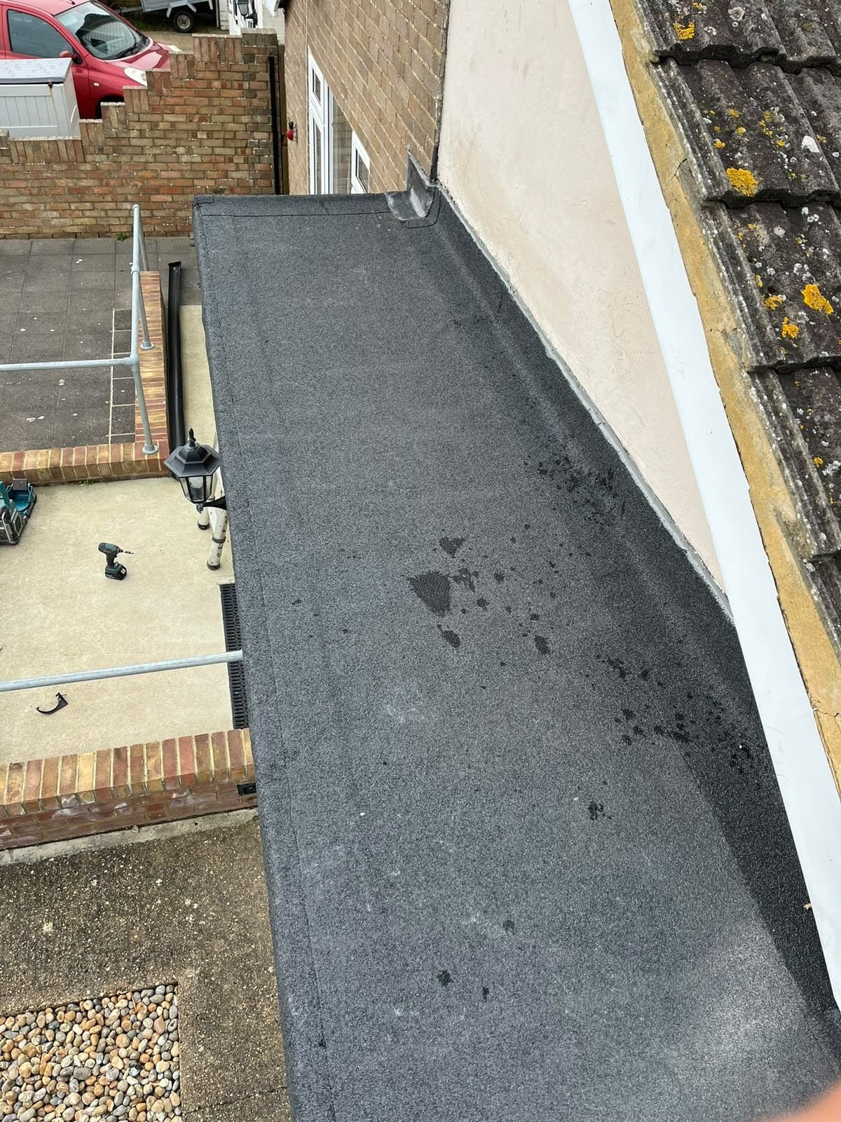 New felt flat roof on an extension